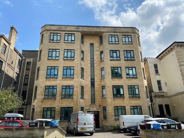 4 bedroom apartment for rent in Tyndalls Park Road, Clifton, Bristol, BS8