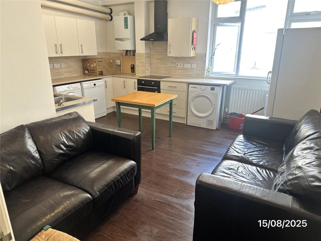 Main image of property: Triangle South FFF, Clifton, Bristol, BS8