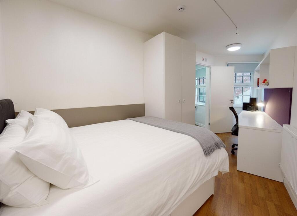 Main image of property: 9 Pipe Lane Apartments, Pipe Lane, Bristol, BS1