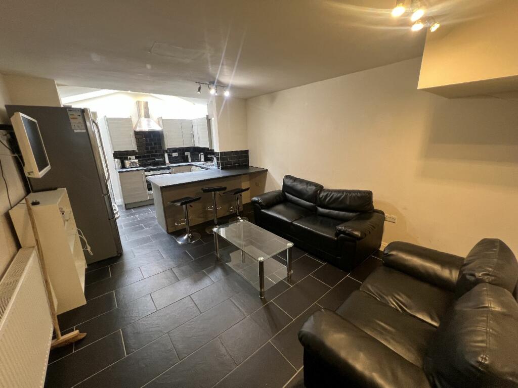 Main image of property: Holly Grove, Selly Oak, Birmingham, West Midlands, B29
