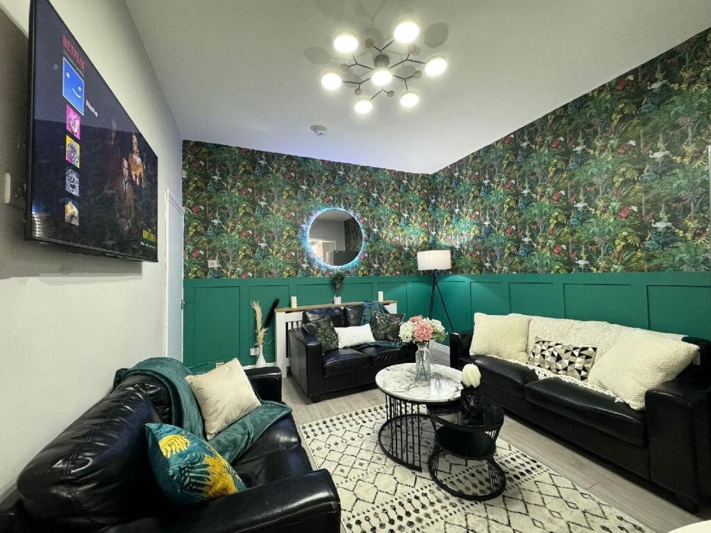 Main image of property: Raddlebarn Road, Selly Oak, Birmingham, West Midlands, B29