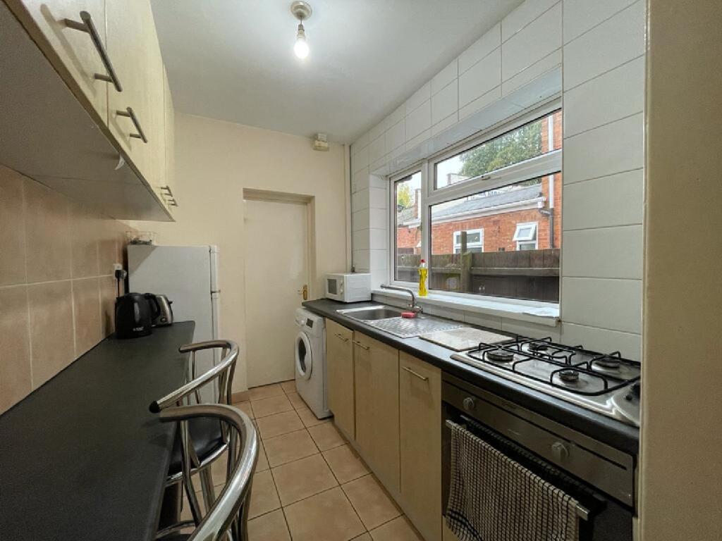 Main image of property: Warwards Lane, Selly Oak, Birmingham, West Midlands, B29