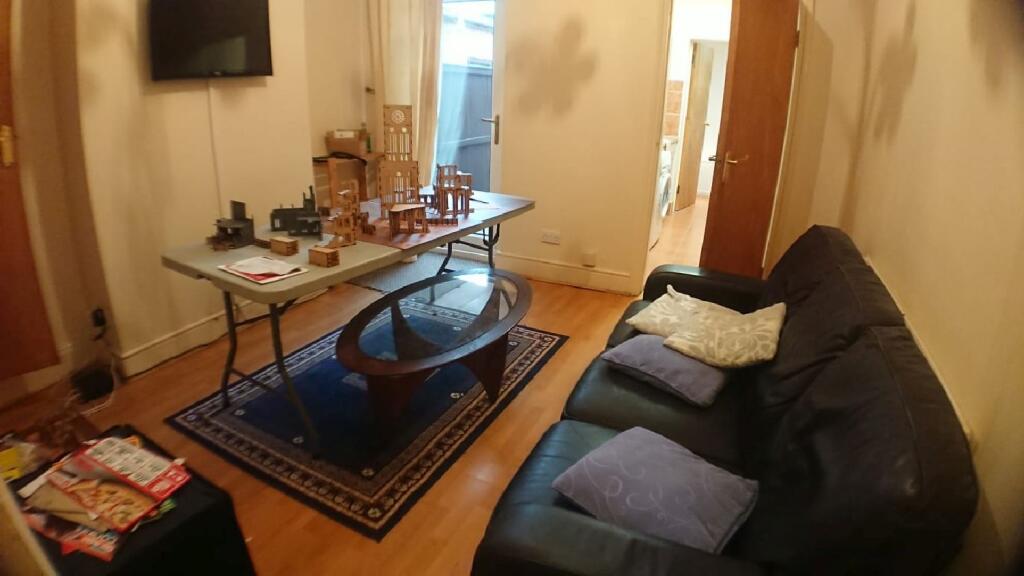 Main image of property: Warwards Lane, Selly Oak, Birmingham, West Midlands, B29