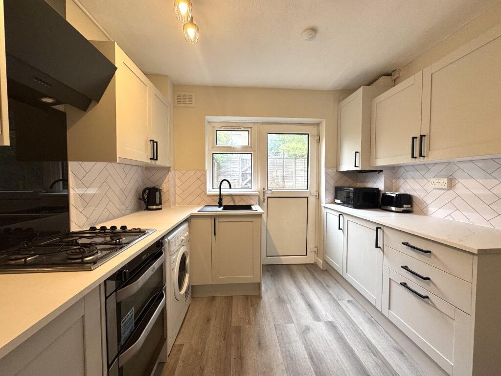 Main image of property: Fladbury Crescent (D), Selly Oak, Birmingham, West Midlands, B29