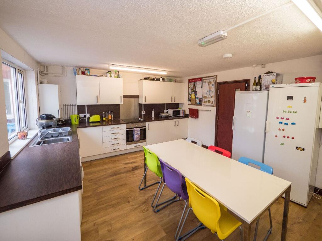 Main image of property: Raddlebarn Court (D), Selly Oak, Birmingham, West Midlands, B29