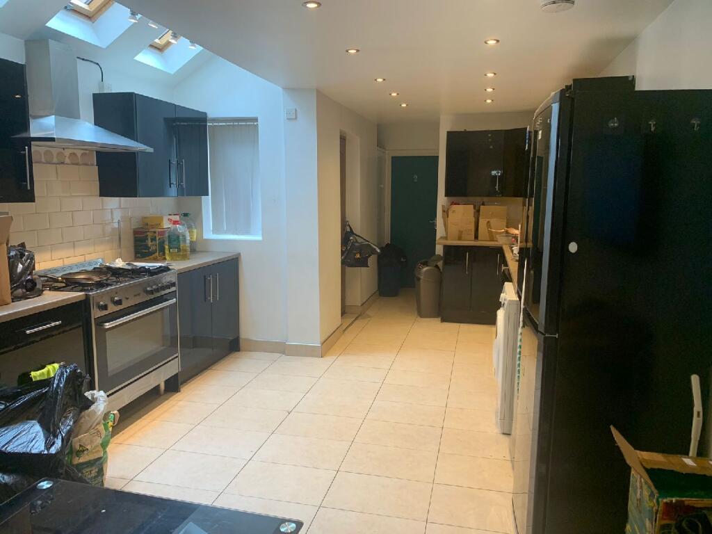 Main image of property: Warwards Lane (D), Selly Oak, Birmingham, West Midlands, B29