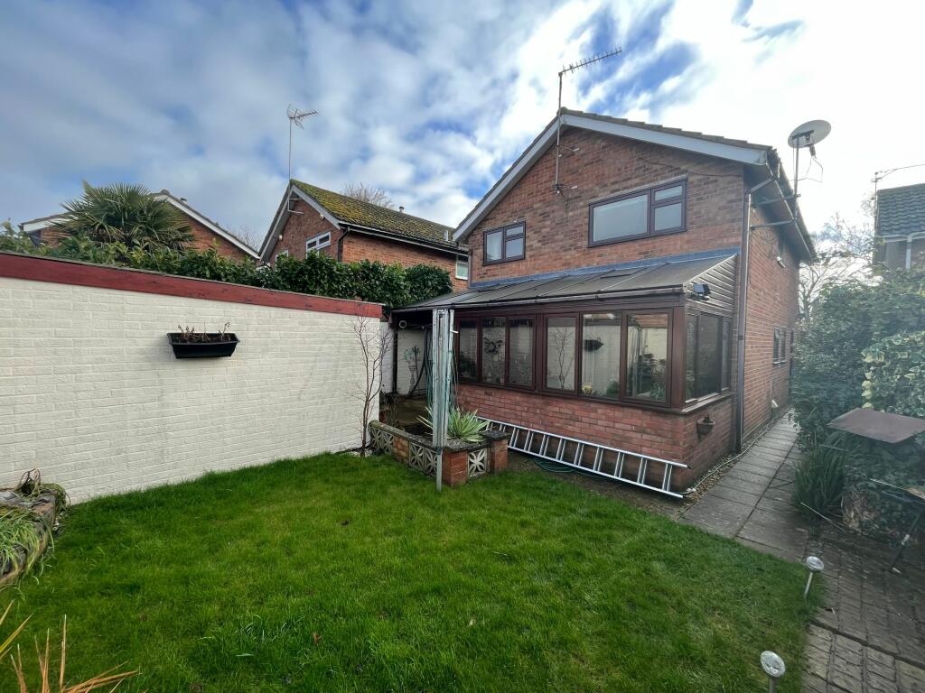 4 bedroom detached house for sale in Fridaybridge Road, Elm, Wisbech, PE14