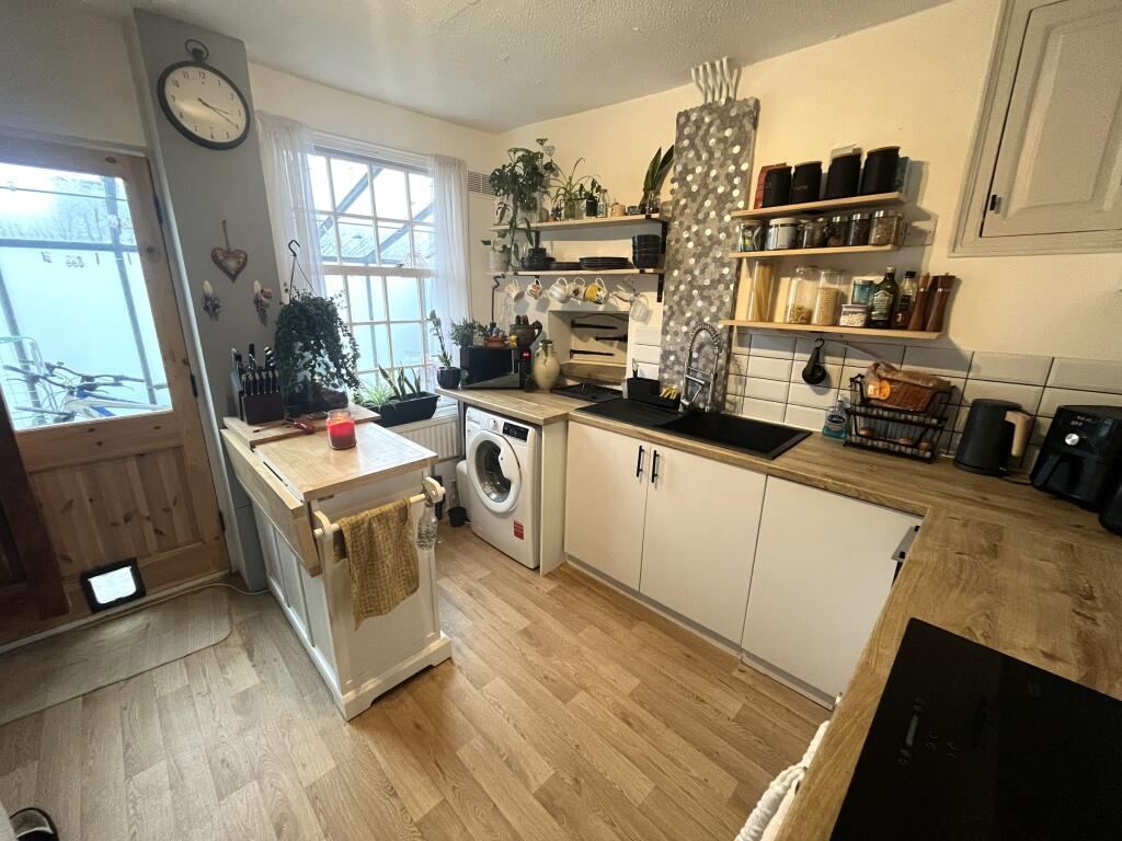 Main image of property: High Street, Chatteris, PE16 6BG