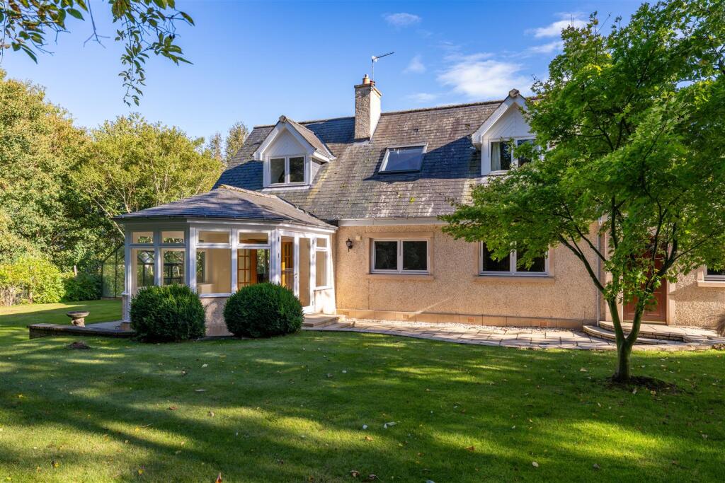 Main image of property: 12 Broomlands, Kelso