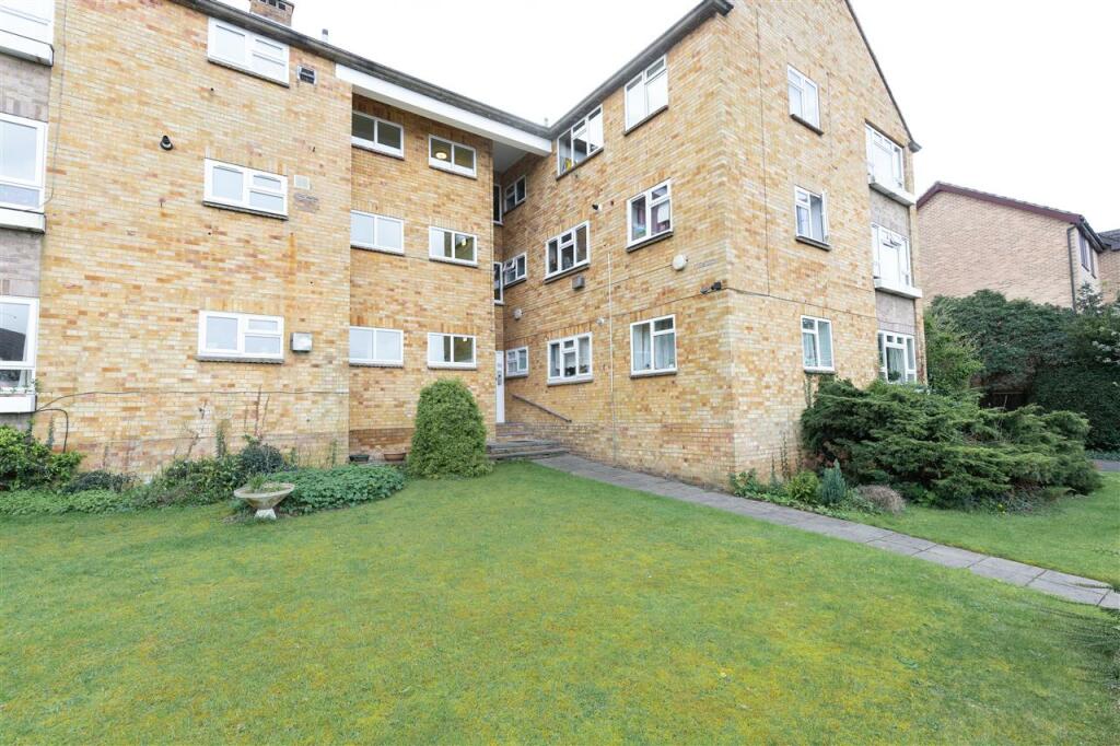 2 bedroom apartment for rent in Cornwall Road,Uxbridge, Middlesex, UB8