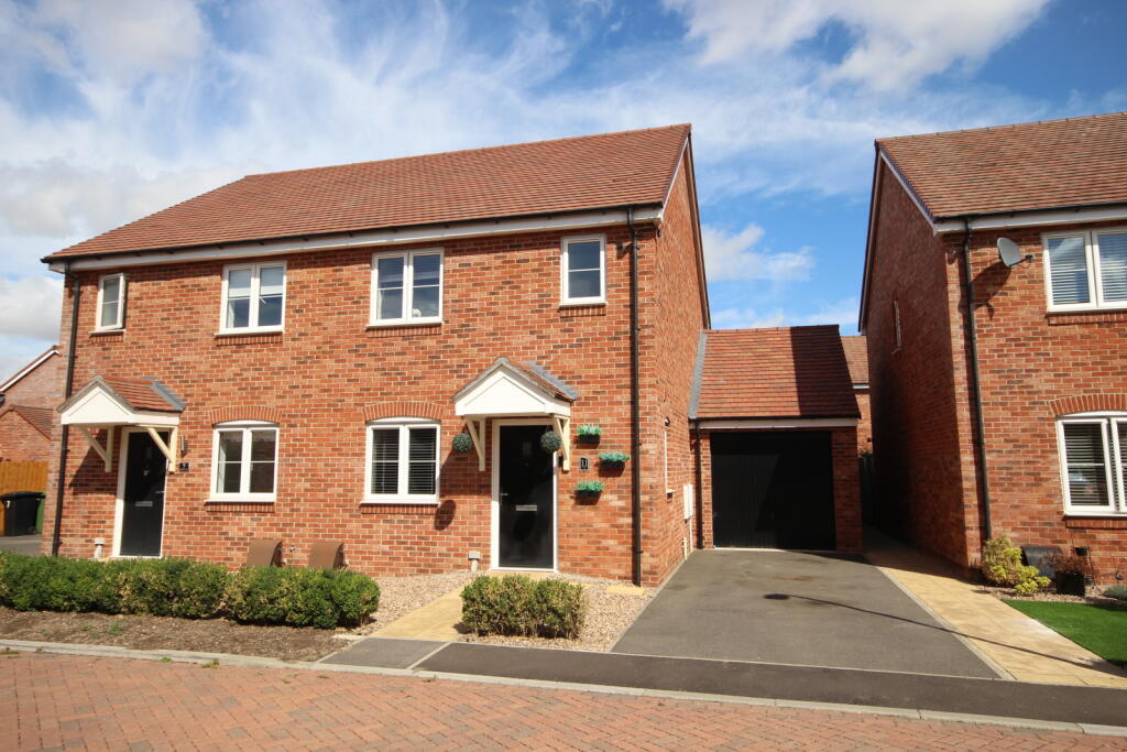 3 bedroom semi-detached house