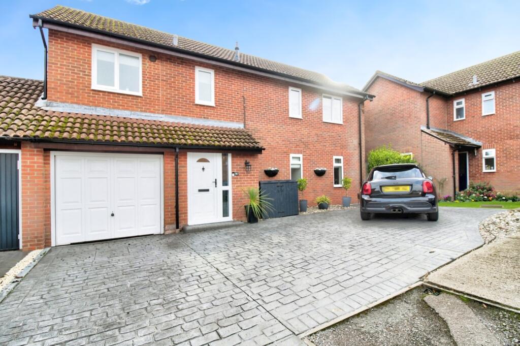 Main image of property: Warmans Close, Wantage, Oxfordshire, OX12