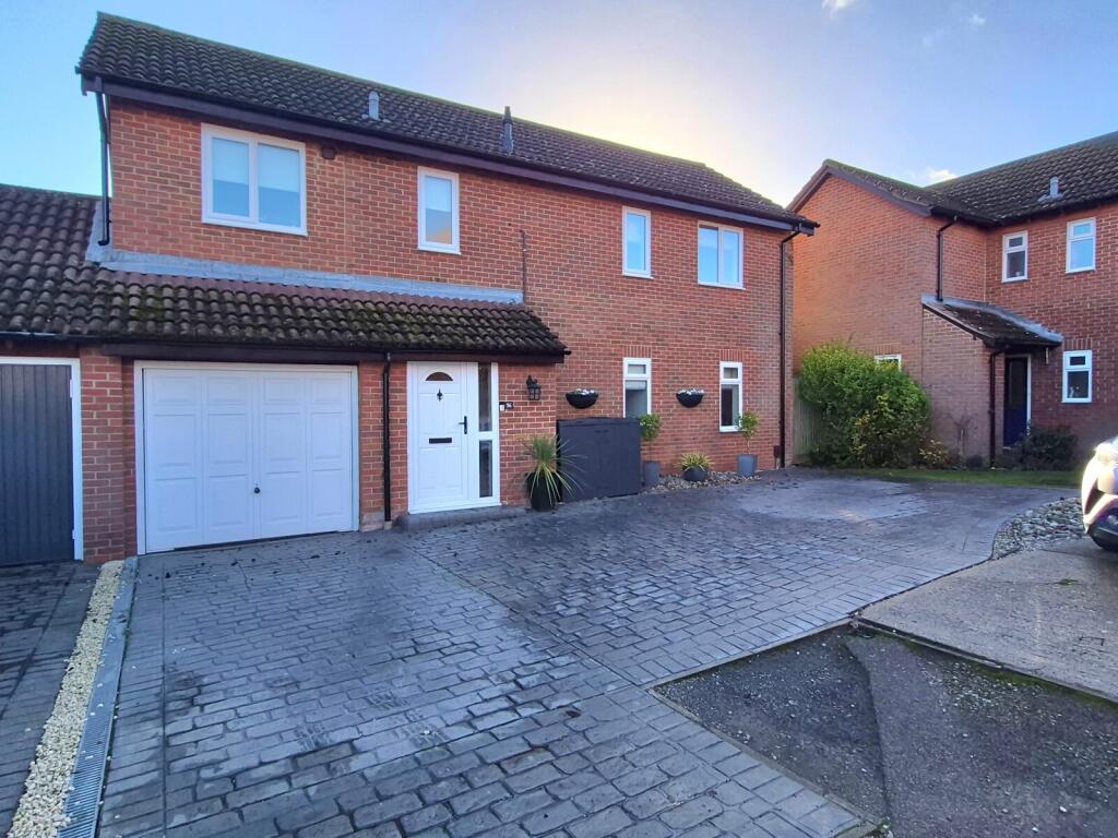 Main image of property: Warmans Close, Wantage, Oxfordshire, OX12