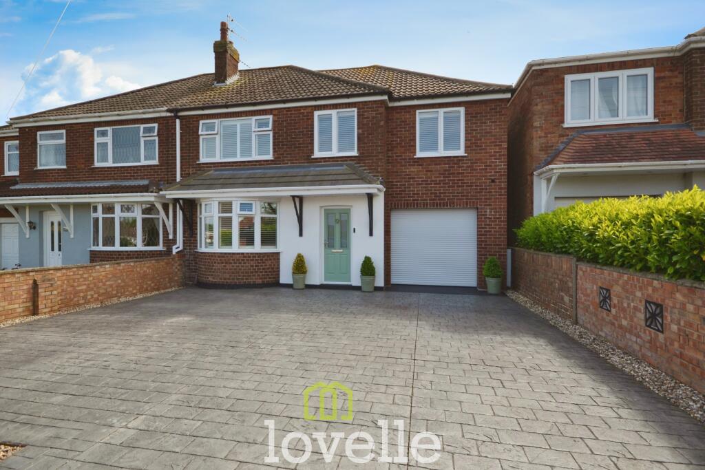3 bedroom semidetached house for sale in Pearson Road, Cleethorpes, DN35