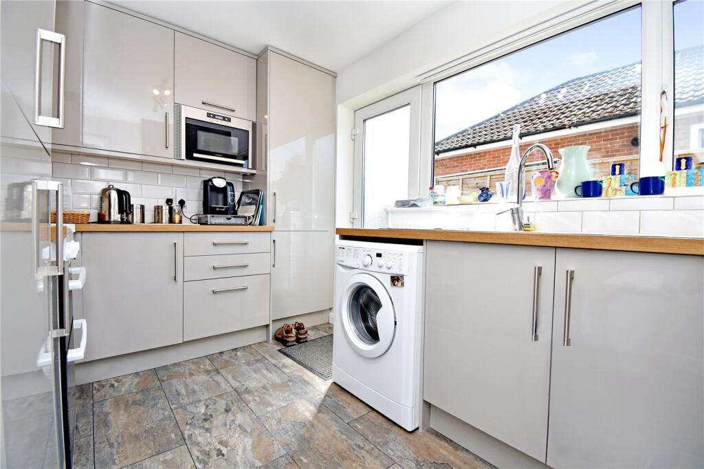 Main image of property: Hatchgate Close, Cold Ash, Thatcham, Berkshire, RG18