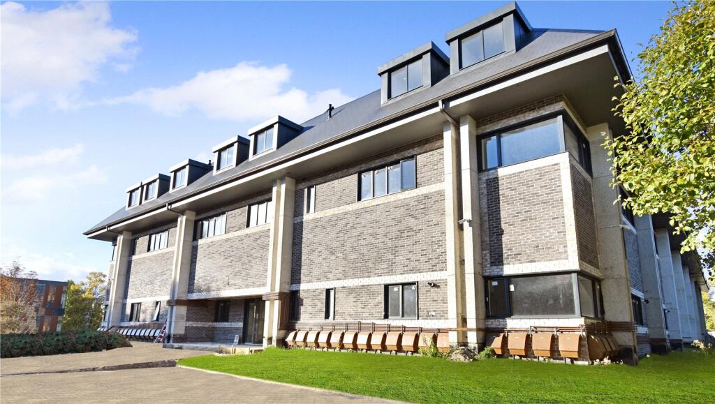 Main image of property: Emerald House, 236A London Road, Newbury, RG14