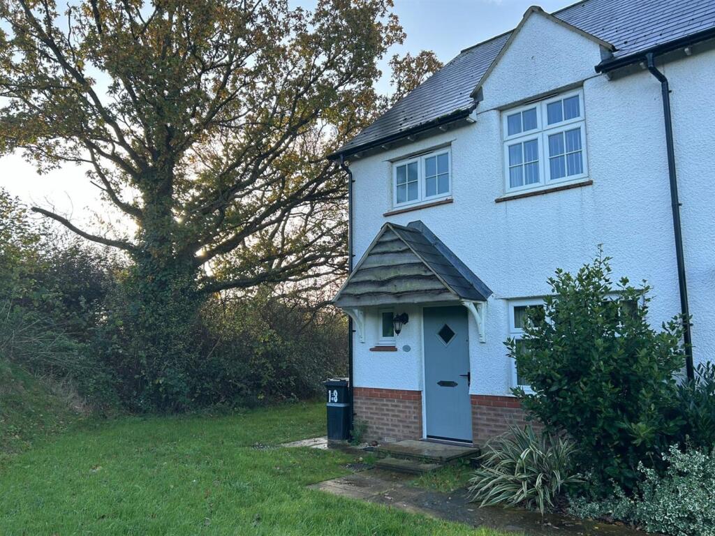 Main image of property: Bathpool