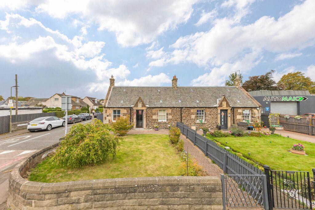 Main image of property: 140 Glasgow Road, Edinburgh, EH12 8LR