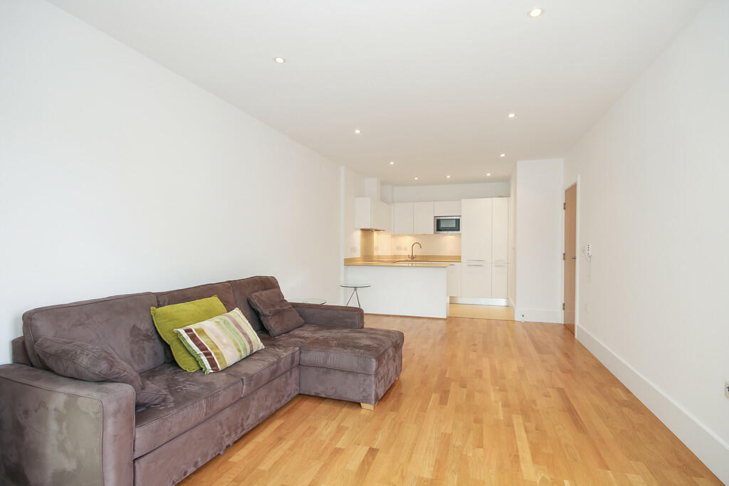 2 bedroom apartment for sale in Ensign House, Battersea Reach, SW18