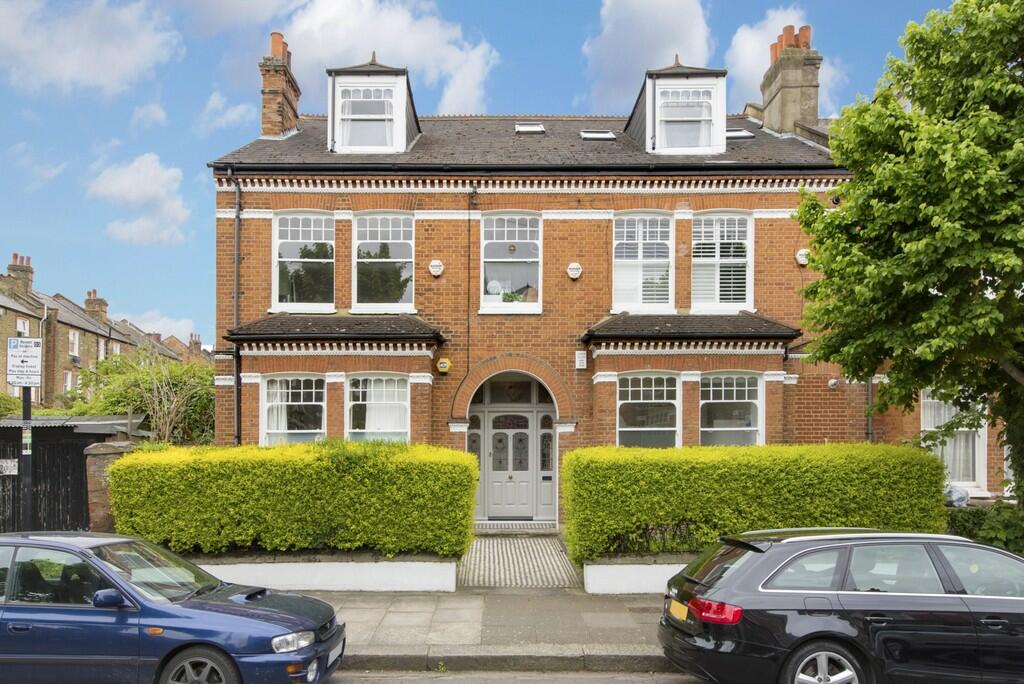 2 bedroom apartment for rent in Veronica Road, The Heaver Estate, SW17