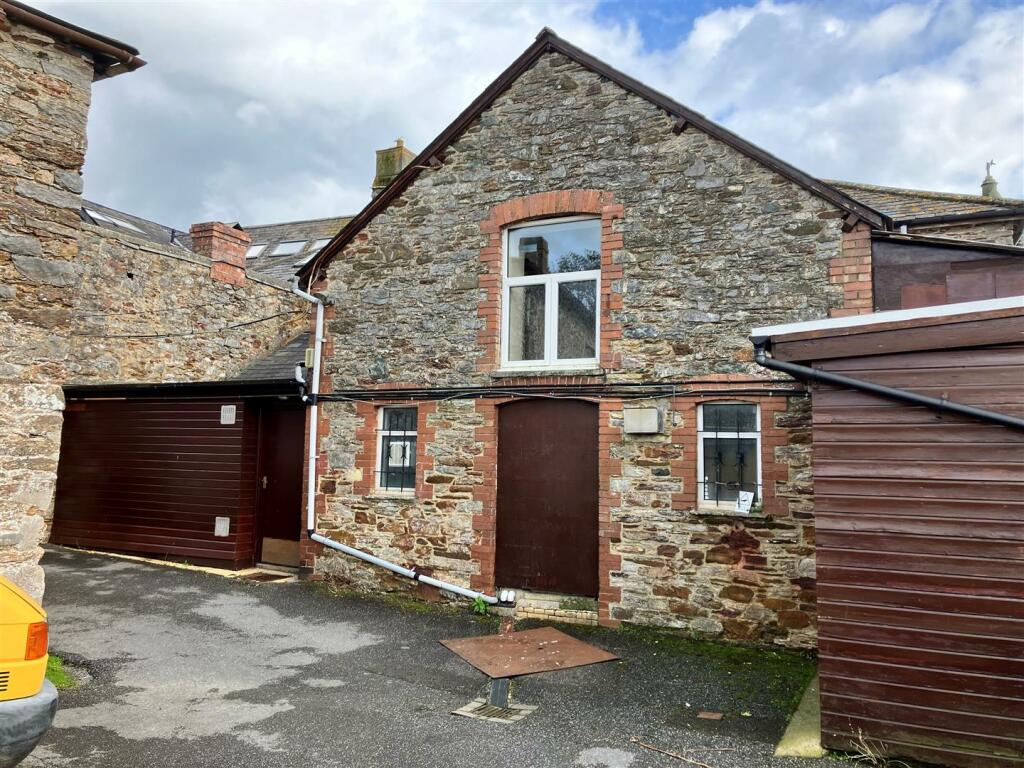 Commercial property for rent in 4 Bridgetown, Totnes, Devon, TQ9 5AB, TQ9