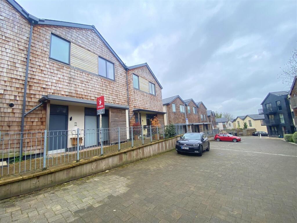 Main image of property: Sawmill Close, Totnes