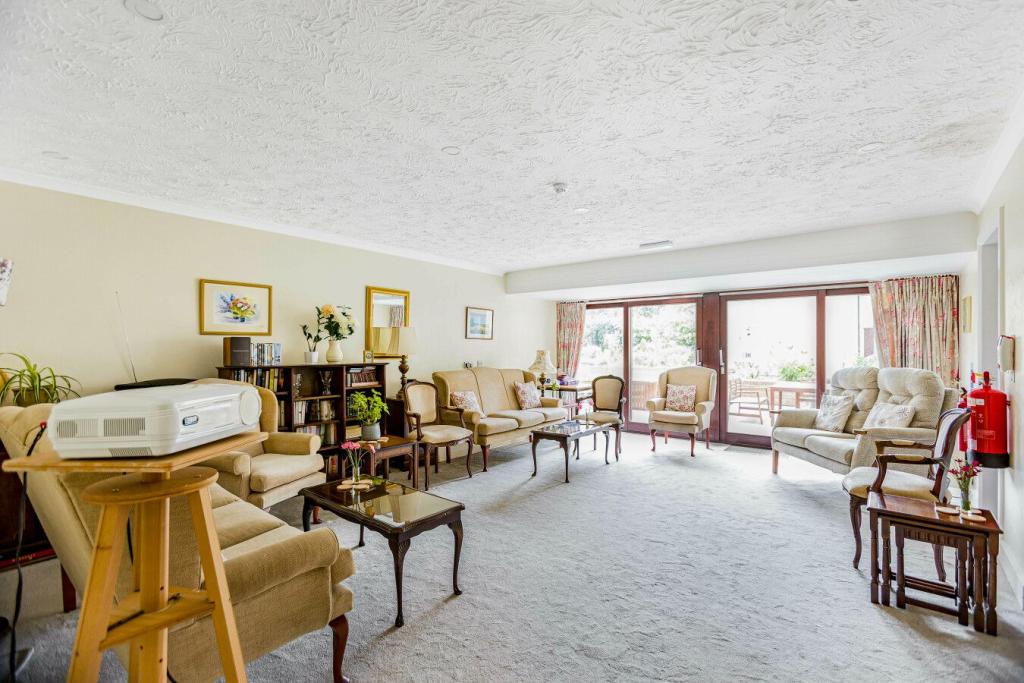 2 bedroom apartment for sale in Flat 25 Hertford Mews, Billy Lows Lane