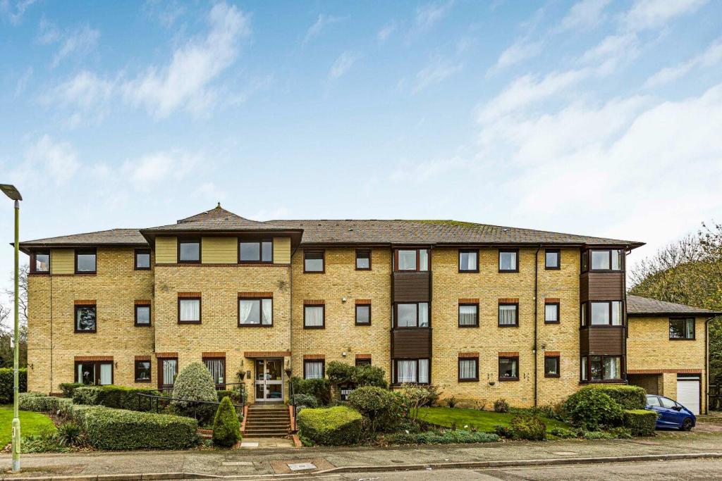 2 bedroom apartment for sale in Flat 25 Hertford Mews, Billy Lows Lane