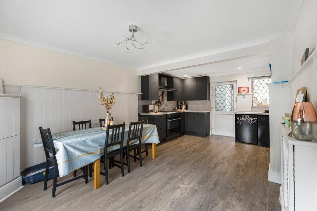Additional property image - Puttocks Drive, Welham Green,  AL9 7LW