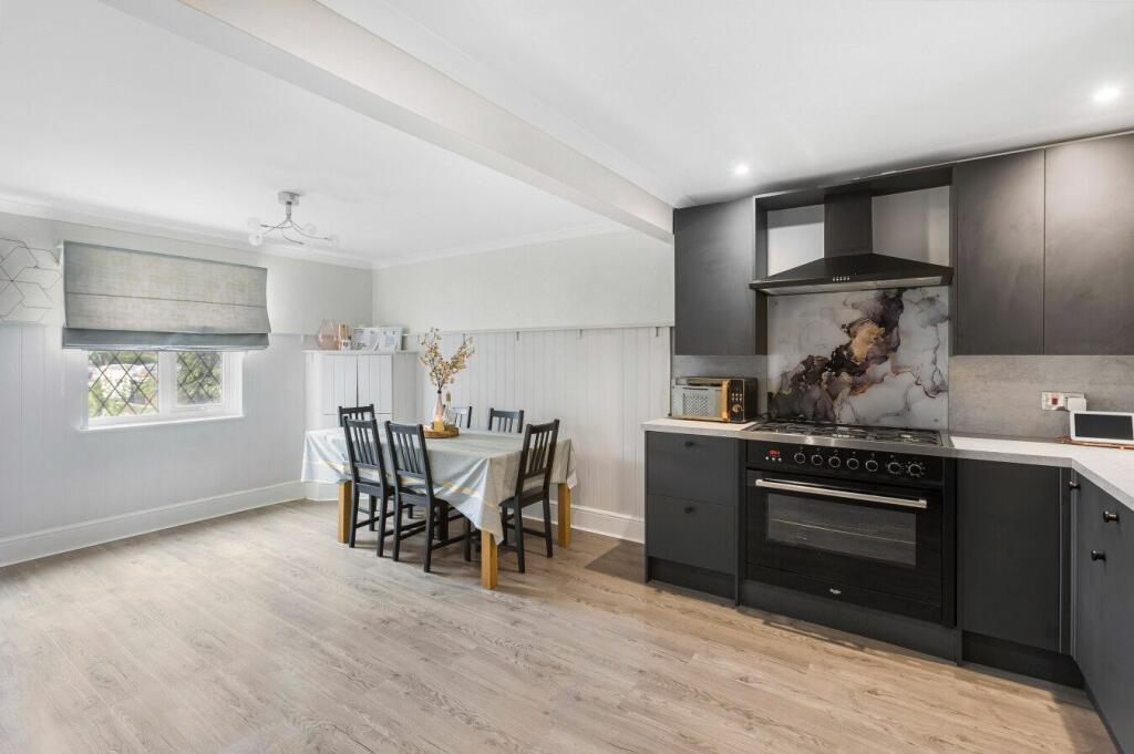 Additional property image - Puttocks Drive, Welham Green,  AL9 7LW