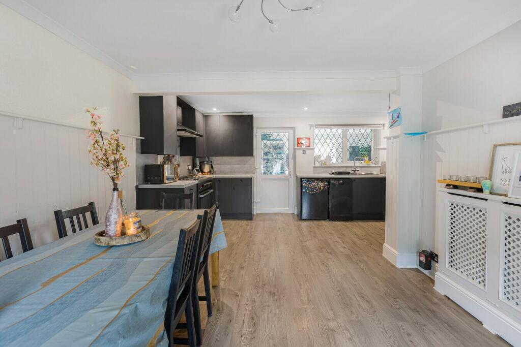 Additional property image - Puttocks Drive, Welham Green,  AL9 7LW