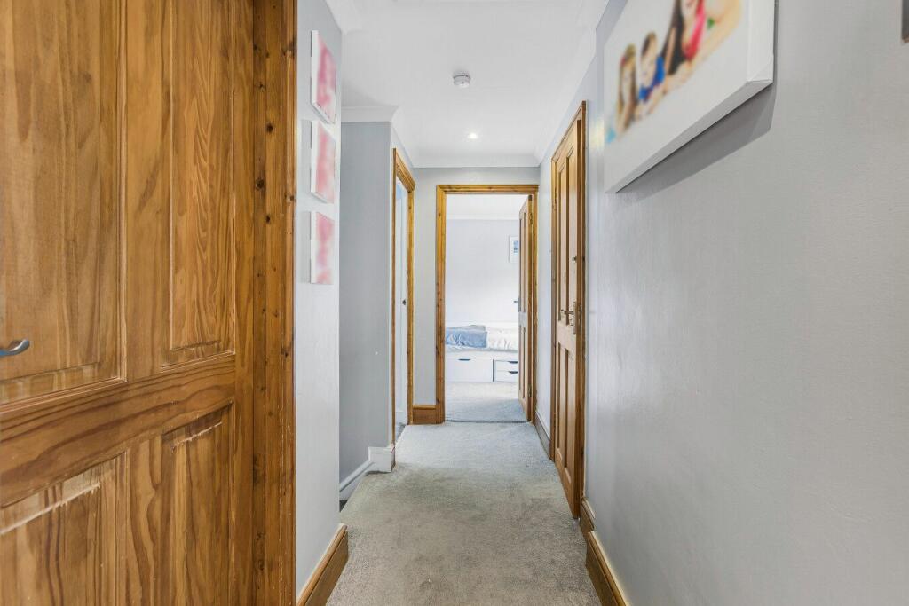 Additional property image - Puttocks Drive, Welham Green,  AL9 7LW