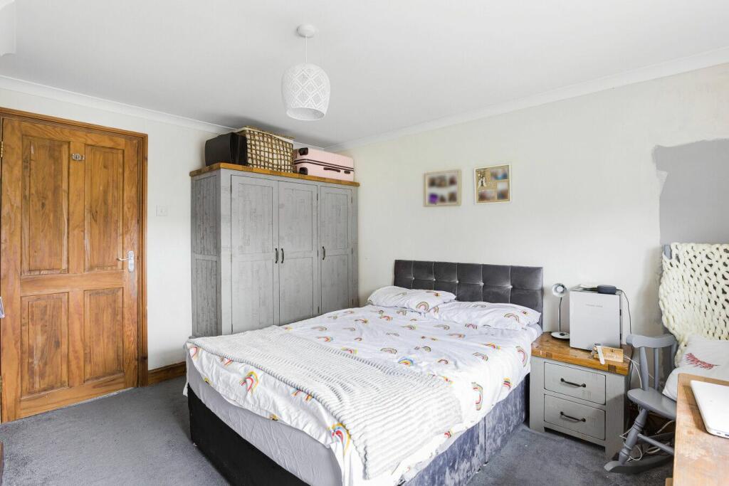 Additional property image - Puttocks Drive, Welham Green,  AL9 7LW