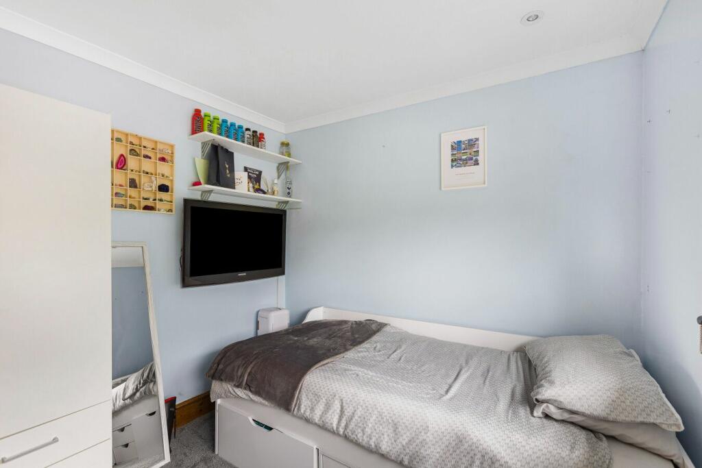 Additional property image - Puttocks Drive, Welham Green,  AL9 7LW