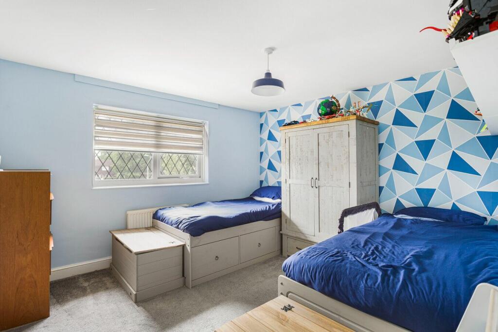 Additional property image - Puttocks Drive, Welham Green,  AL9 7LW