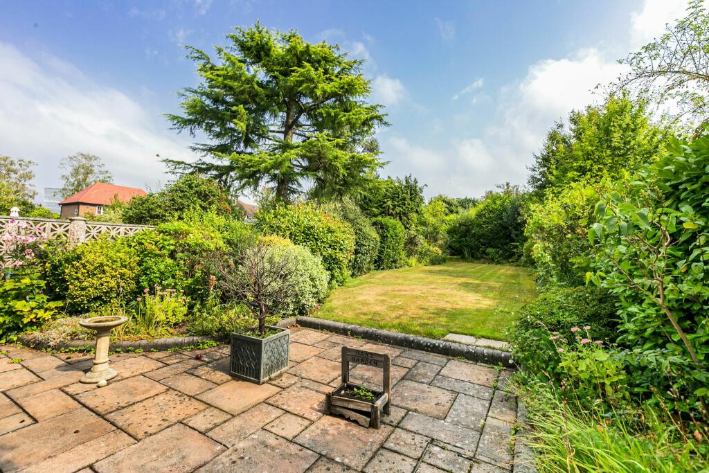 Additional property image - Peplins Way, Brookmans Park, AL9