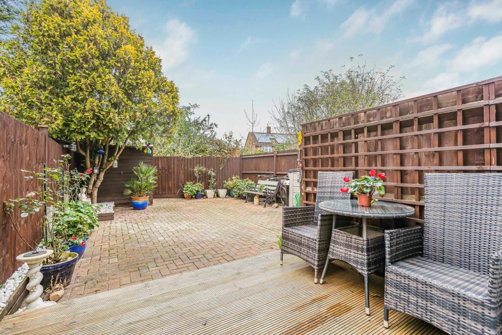 Additional property image - Vincenzo Close, Welham Green, AL9