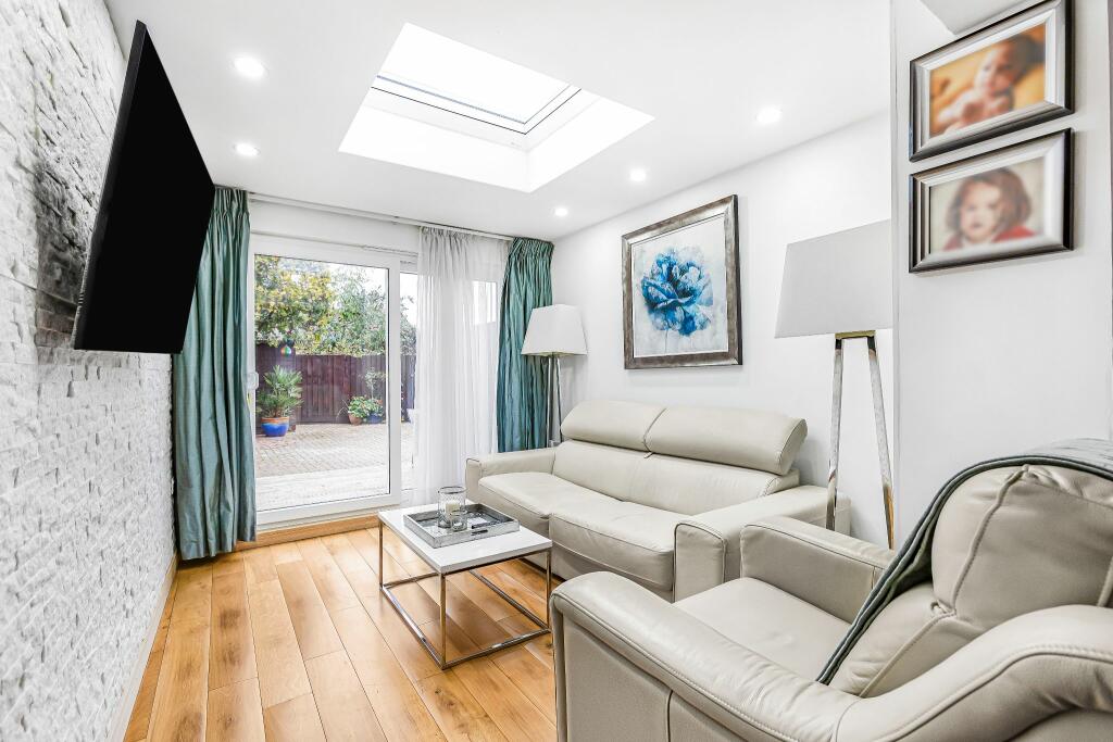 Additional property image - Vincenzo Close, Welham Green, AL9