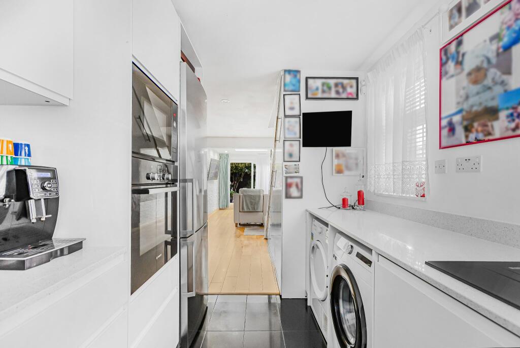 Additional property image - Vincenzo Close, Welham Green, AL9