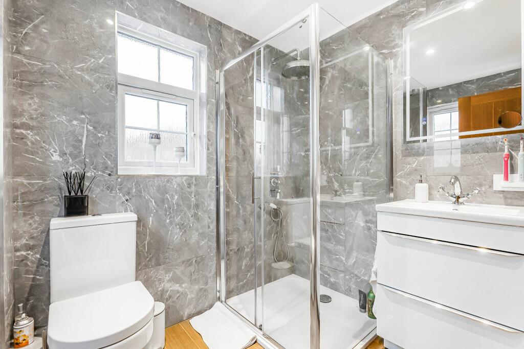 Additional property image - Vincenzo Close, Welham Green, AL9