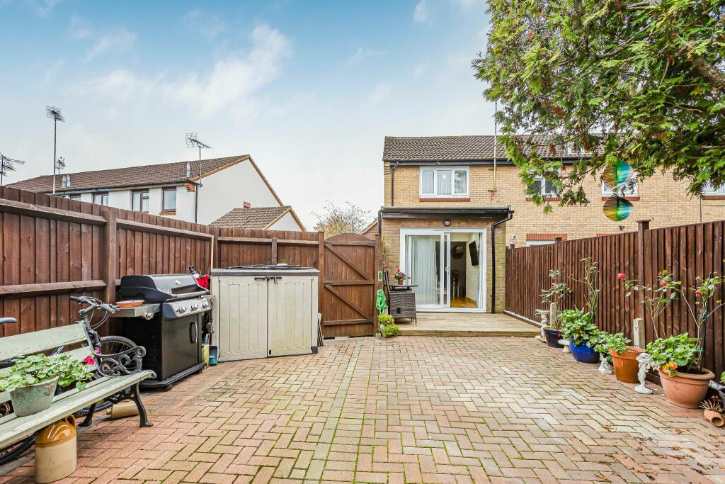 Additional property image - Vincenzo Close, Welham Green, AL9