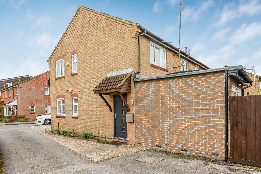 Additional property image - Vincenzo Close, Welham Green, AL9