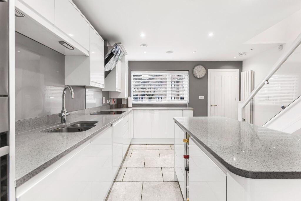 Additional property image - Welham Manor, Welham Green, AL9