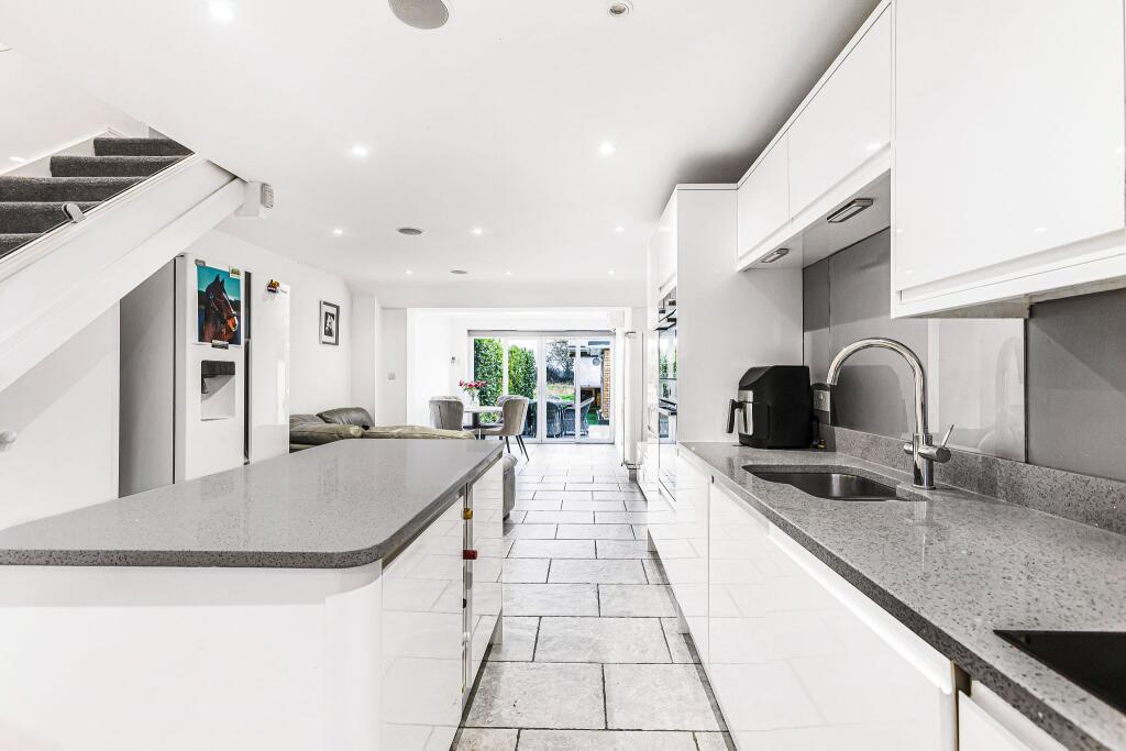 Additional property image - Welham Manor, Welham Green, AL9
