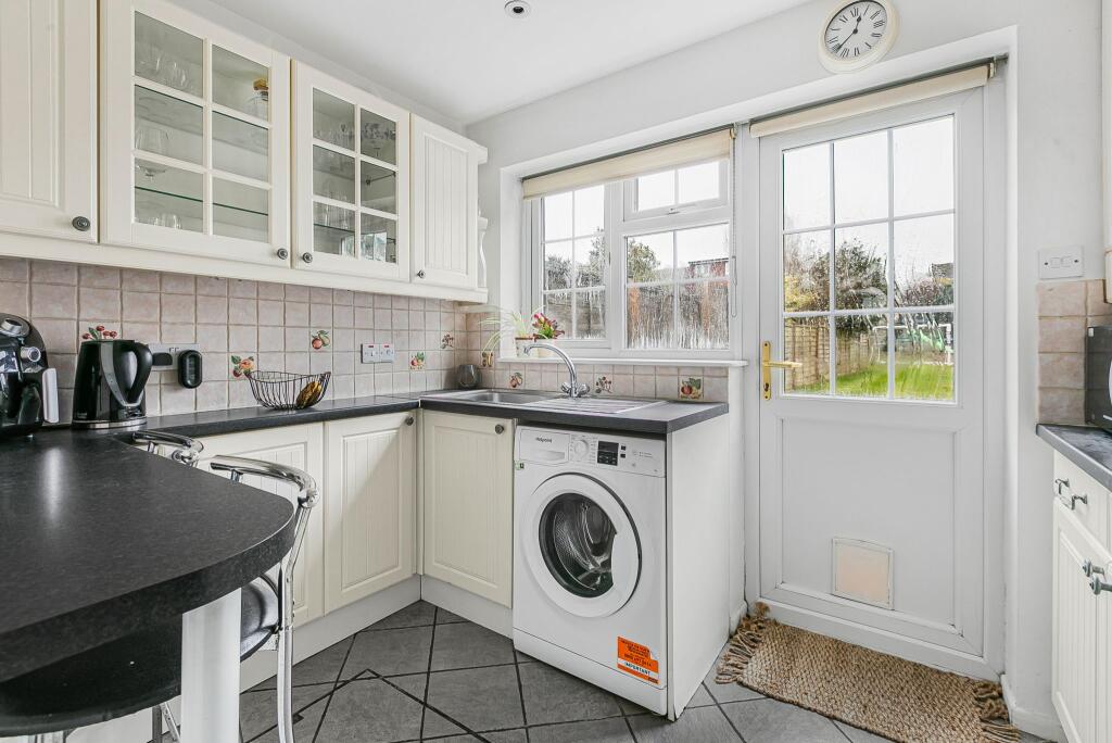 Additional property image - Dixons Hill Road, Welham Green, AL9