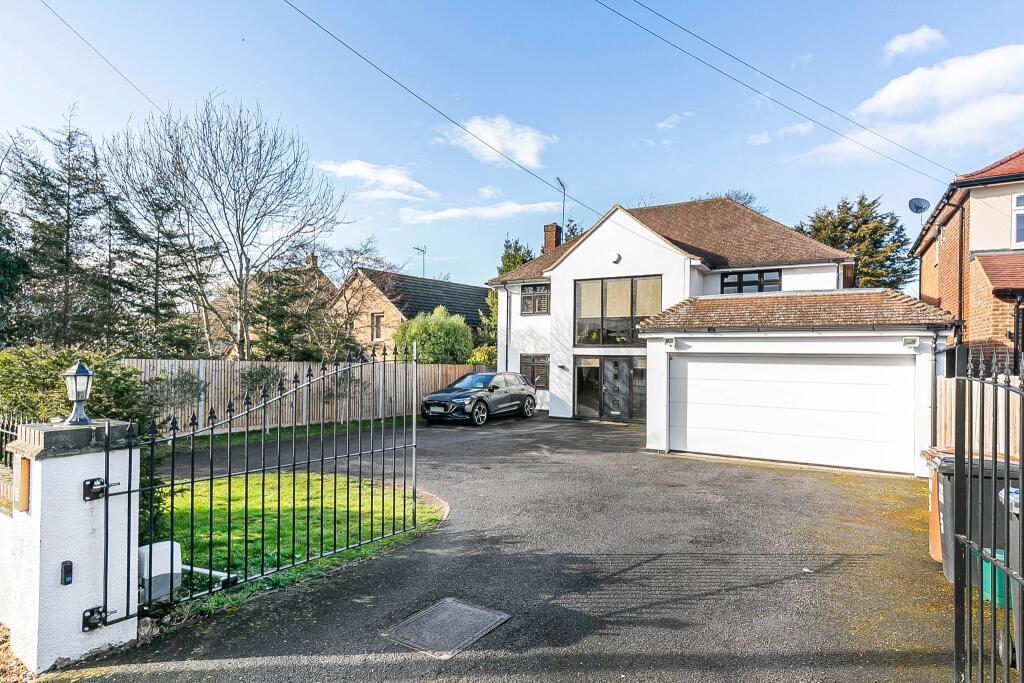 Main image of property: Brookmans Avenue, Brookmans Park, AL9