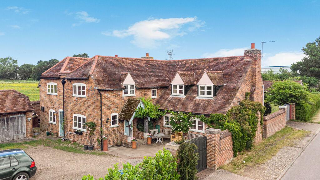 Main image of property: The Old Cottage, Pooleys Lane, Welham Green, AL9