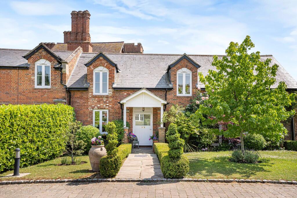 Main image of property: The Courtyard, Bedwell Park Cucumber Lane, Essendon, AL9