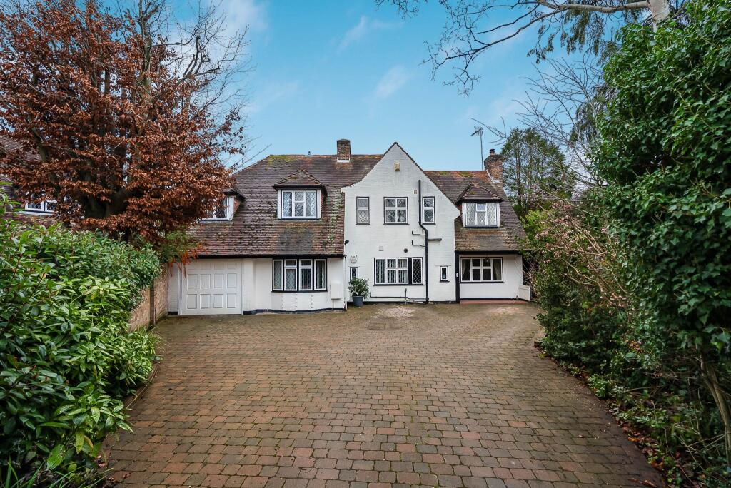 Main image of property: The Close, Brookmans Park, AL9