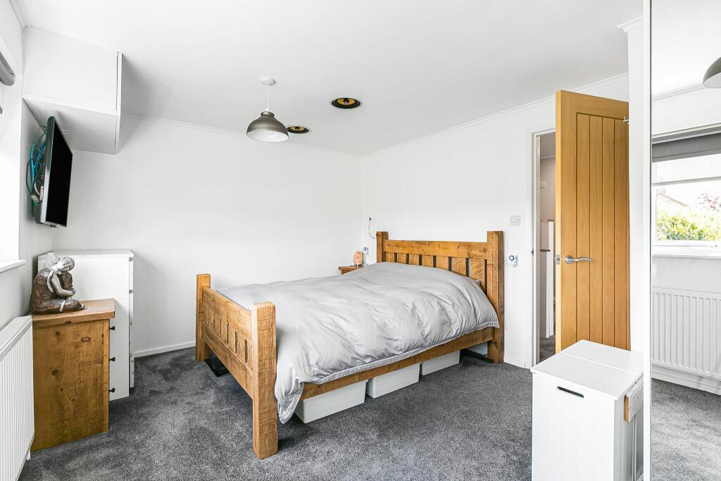 Additional property image - Puttocks Drive, Welham Green, AL9